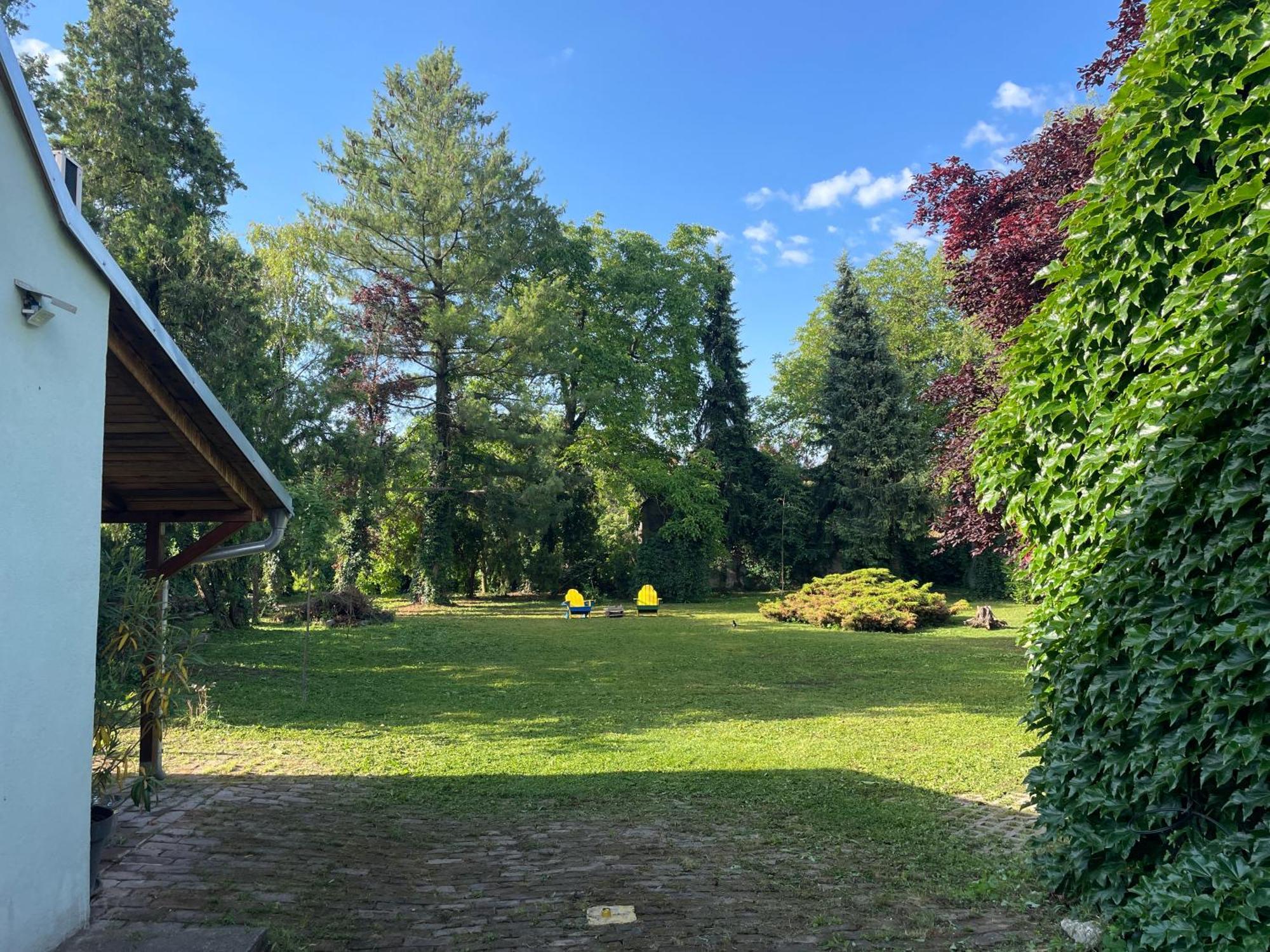 Pb Urban Garden Stay With Secured Parking Sremska Mitrovica Luaran gambar