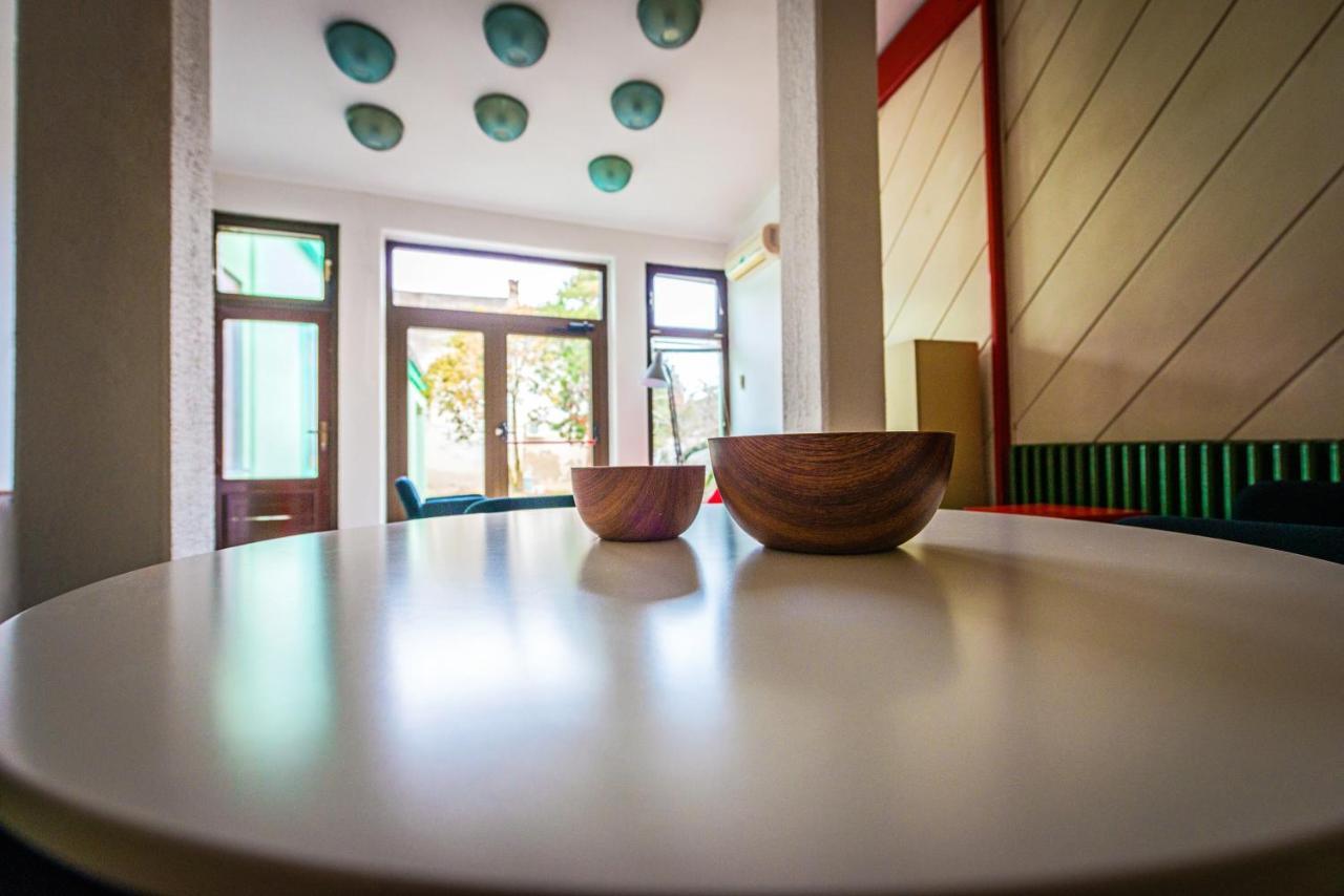 Pb Urban Garden Stay With Secured Parking Sremska Mitrovica Luaran gambar