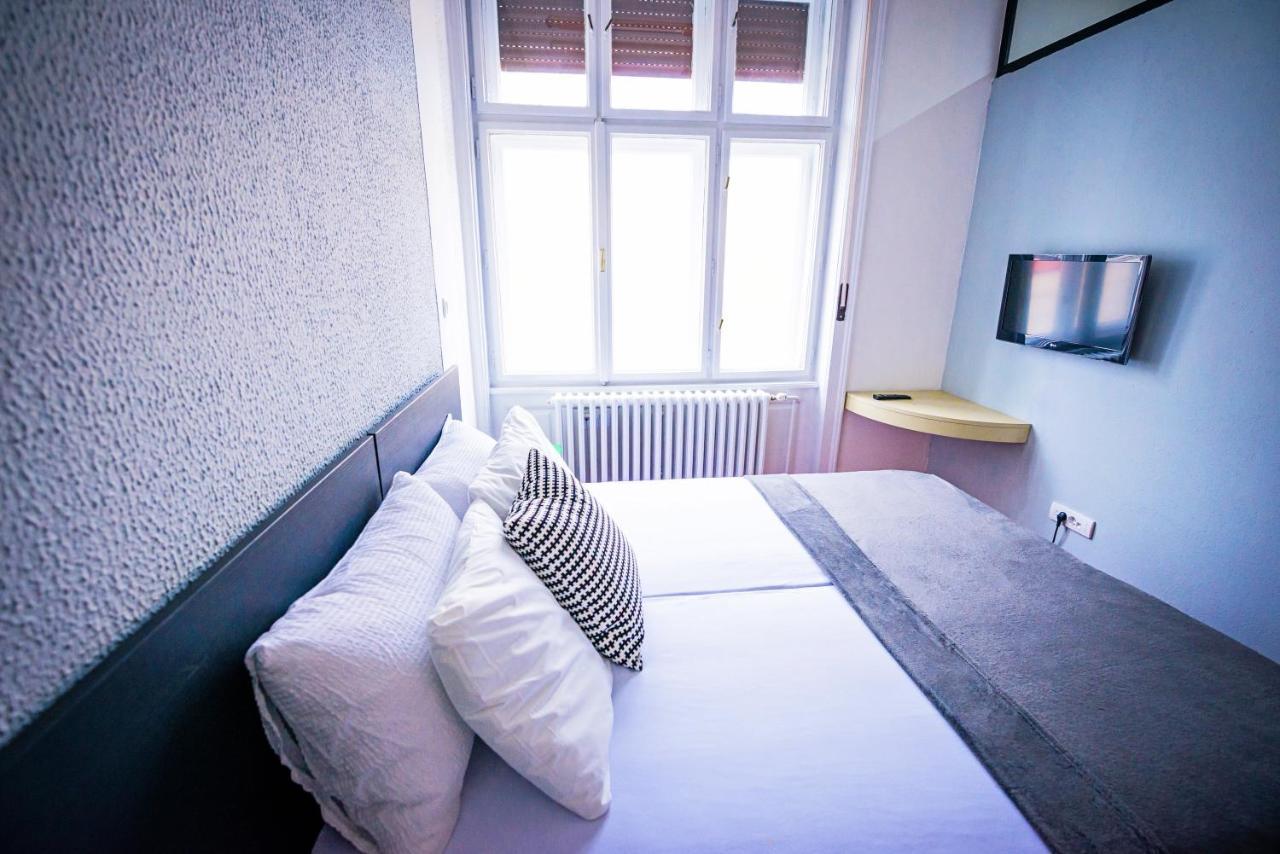 Pb Urban Garden Stay With Secured Parking Sremska Mitrovica Luaran gambar