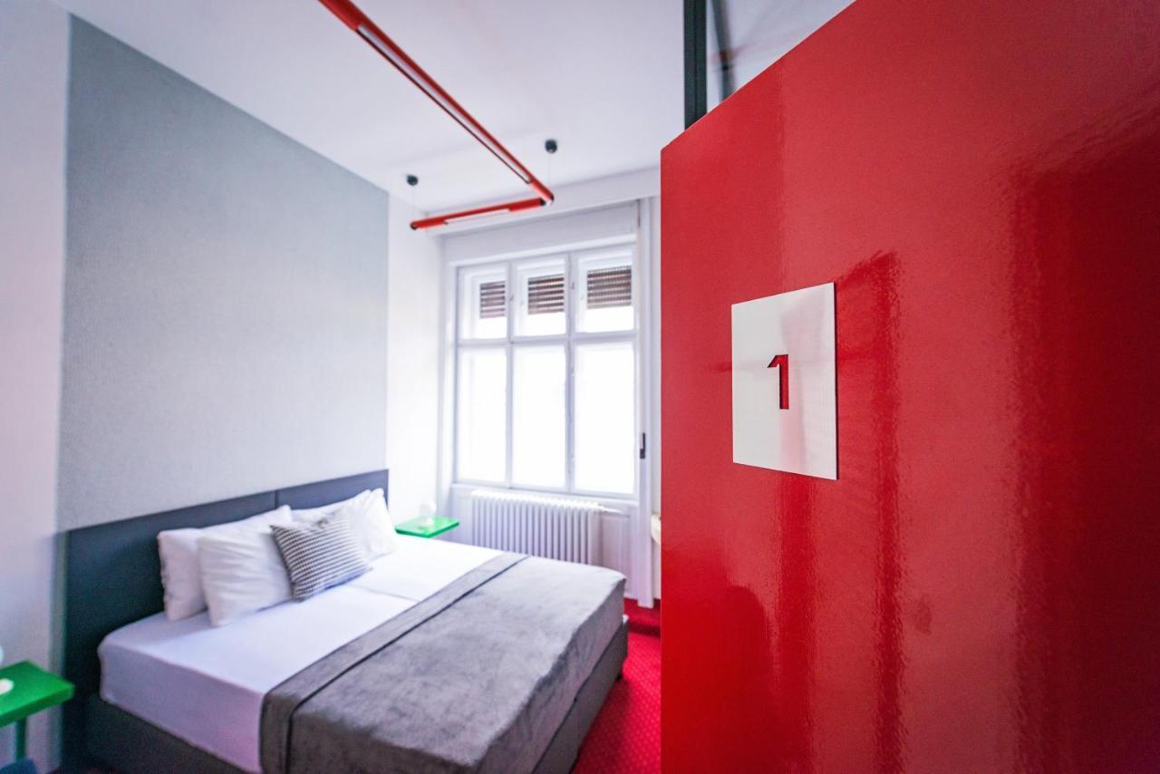 Pb Urban Garden Stay With Secured Parking Sremska Mitrovica Luaran gambar